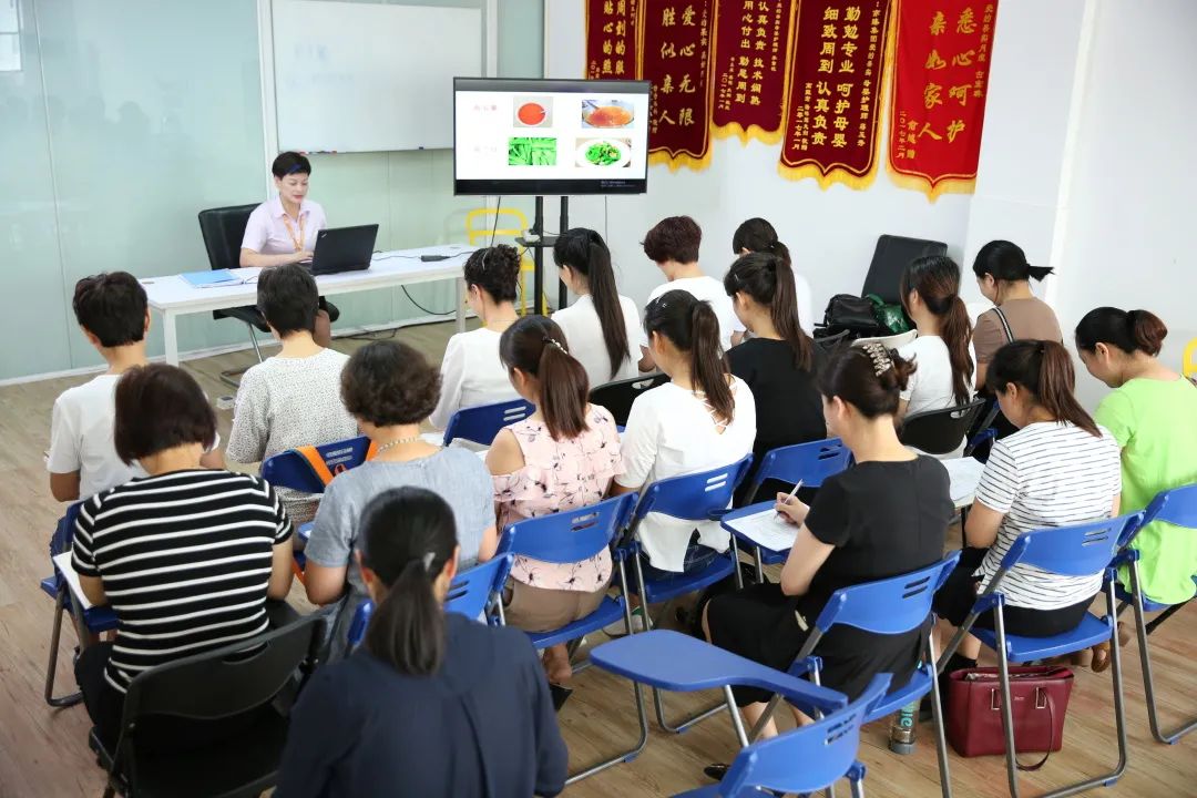 新人創(chuàng)業(yè)開家政公司，想賺錢必須注意這4件事！